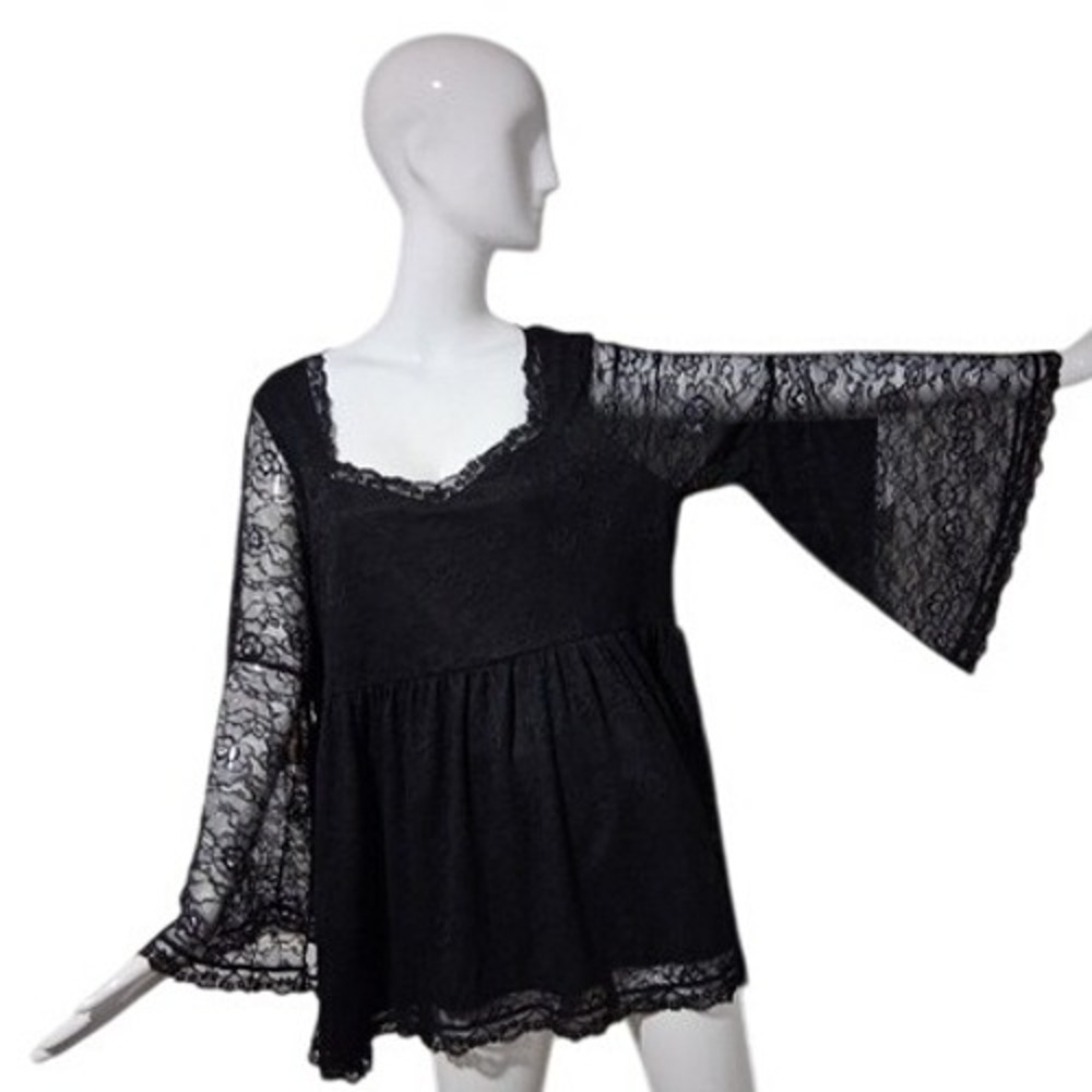Y2k Torrid Whimsigoth Babydoll 
Lace Womens Size 2X‎ Bell Sleeve Fairtgoth Top